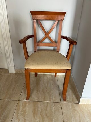 Comedor completo: Mesa, Sillas y Aparador