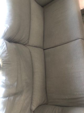 Sofá de tela gris