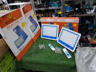 ROYAL Lampada Solare 800W con Telecomando