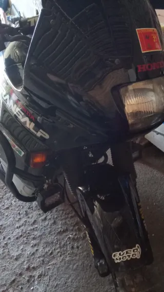 Honda Transalp 600 Negra 98000 kilómetros