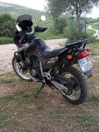 Honda Transalp 600 Negra 98000 kilómetros