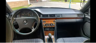 Mercedes-Benz 300 1993