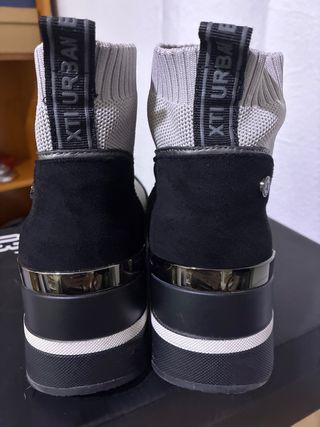 Botines elásticos Xti grises y negros talla 39