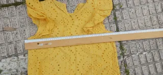 Blusa mostaza bordado suizo SHEIN