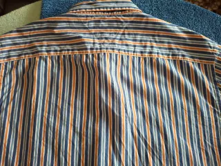 Camisa Tommy Hilfiger T L. Medidas en descripción