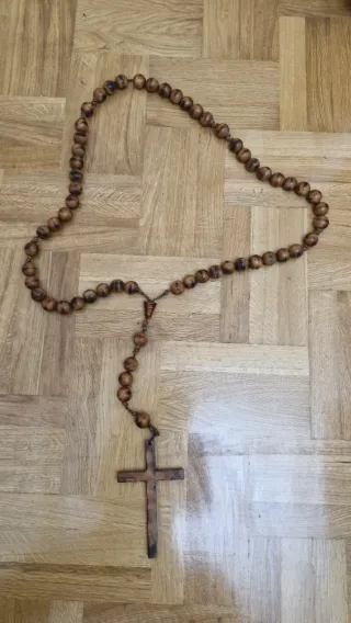 Crucifijo de madera maciza
