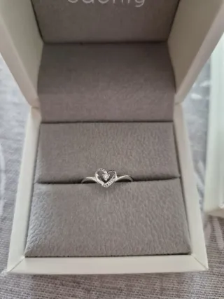 Anello cuore oro bianco 18k con diamante HSI 0,02k