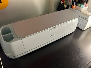 Cricut Maker 3 + kit strumenti (come nuova)