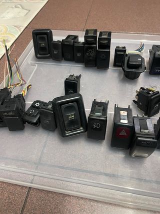 Lote Pulsadores y Relés VW Golf Mk2 Originales