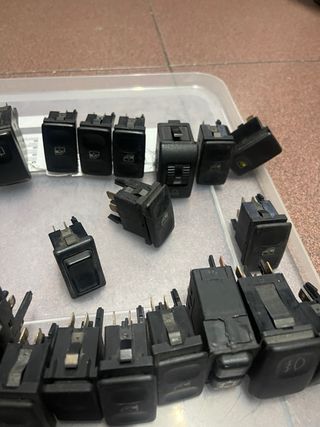 Lote Pulsadores y Relés VW Golf Mk2 Originales