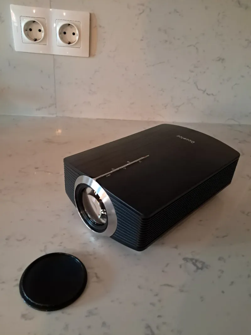 Proyector LED Deerioo Negro