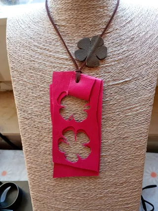 Collana artigianale in pelle