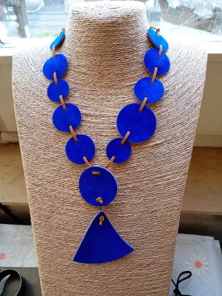 Collana artigianale in pelle