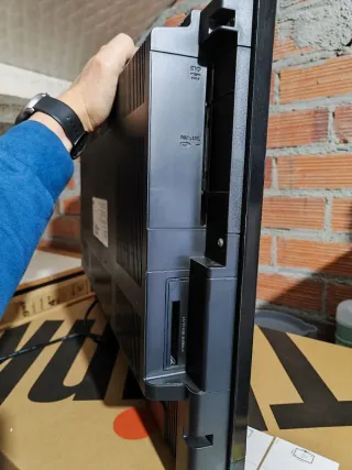 TV-Monitor OKI con DVD Negro