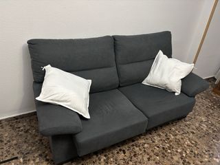 Sofá gris de tela