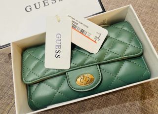 Cartera Guess Slim Clutch Verde y Dorada