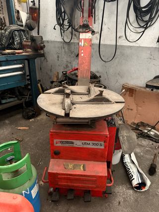 Desmontadora de neumáticos Facom UTM 300 S