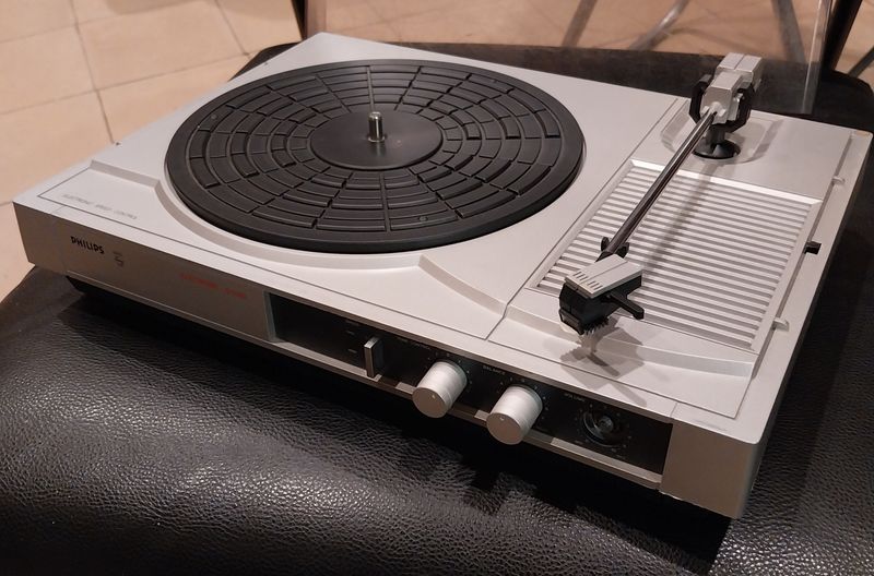 Tocadiscos Philips Electronic D5320
