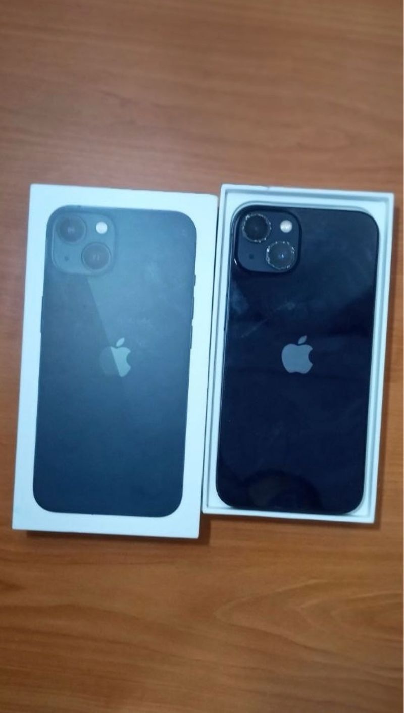 iPhone 13 Negro/Azul Marino afbeelding 2
