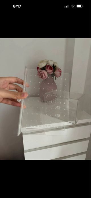 Piccola cassettiera in acrilico trasparente