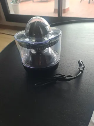 Exprimidor eléctrico con cable