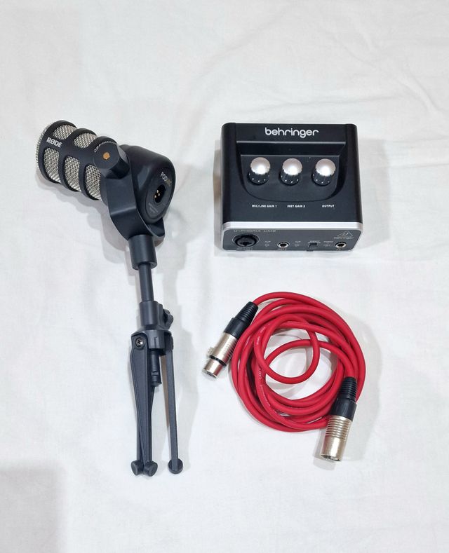 Lote Micrófono Rode PodMic y Behringer UMC22