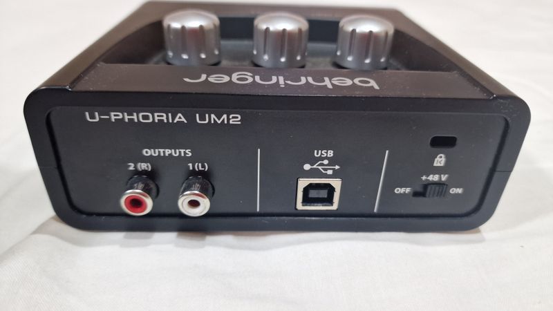 Lote Micrófono Rode PodMic y Behringer UMC22 afbeelding 3