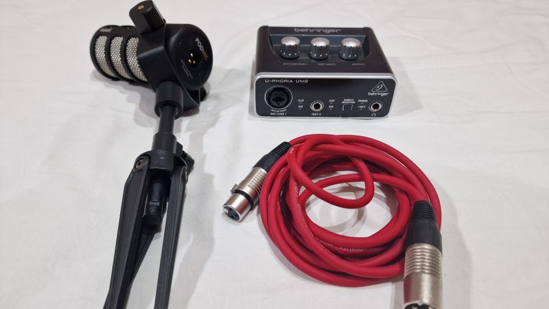 Lote Micrófono Rode PodMic y Behringer UMC22 afbeelding 2