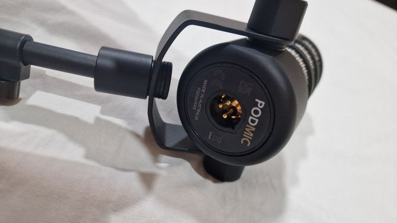 Lote Micrófono Rode PodMic y Behringer UMC22 afbeelding 5