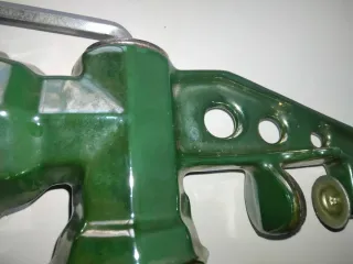 Molino de café manual verde vintage.