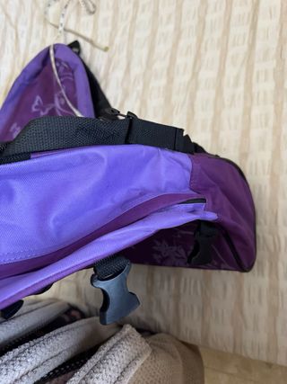 Conjunto 2 mochilas moradas con ruedas