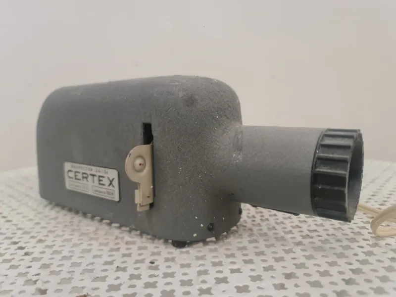 Proyector Certes 24x36