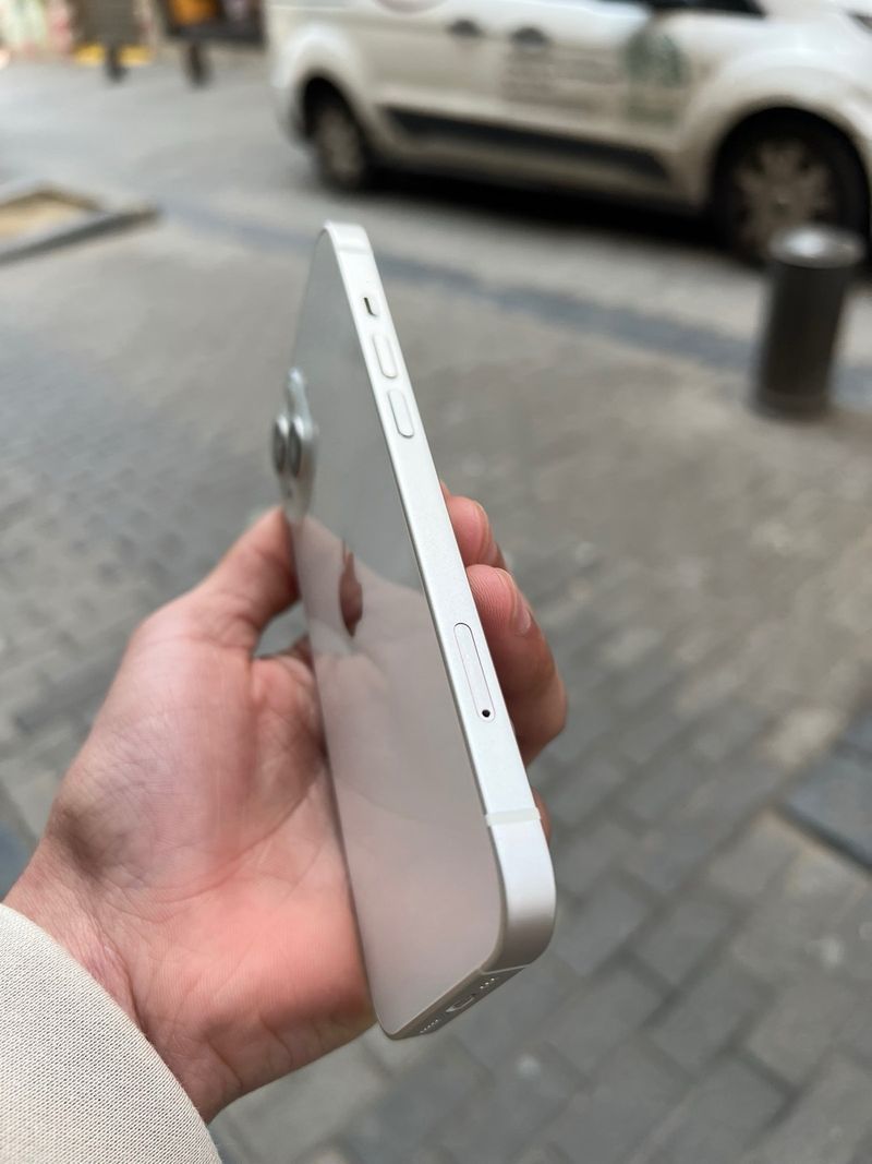 iPhone 13 128gb seminuevo afbeelding 3