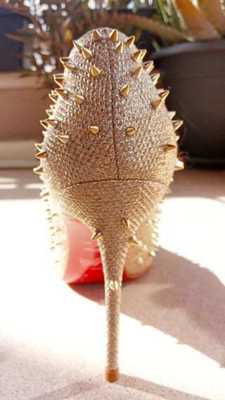 Zapatos Christian Louboutin T.38 Dorados