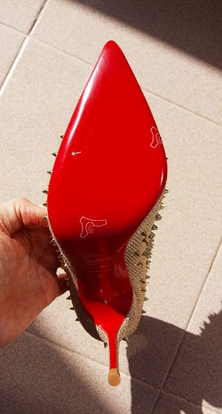 Zapatos Christian Louboutin T.38 Dorados