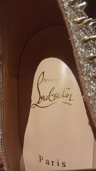 Zapatos Christian Louboutin T.38 Dorados