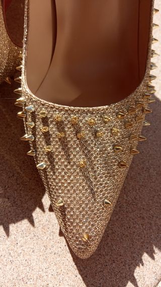 Zapatos Christian Louboutin T.38 Dorados
