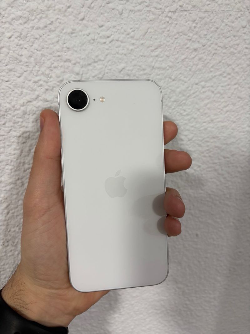iPhone 16e 128GB Plata 100% Batería afbeelding 3