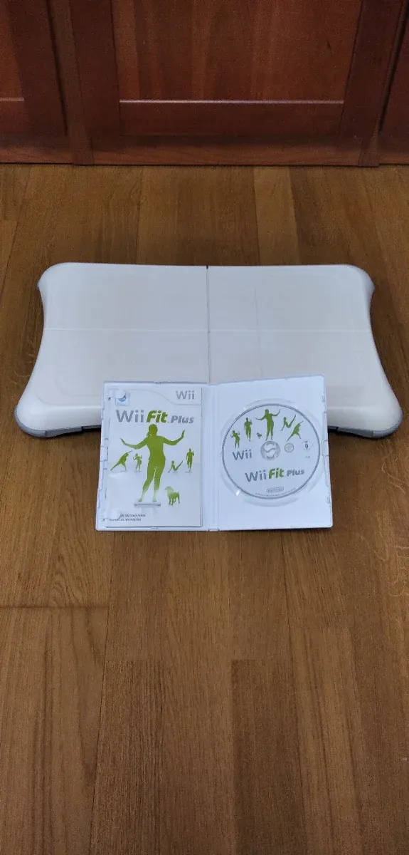 Wii Fit Plus Juego + Tabla Balance Nintendo