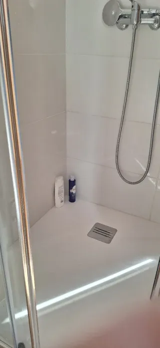 Se alquila piso en porriño.