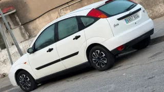 Ford Focus 2000