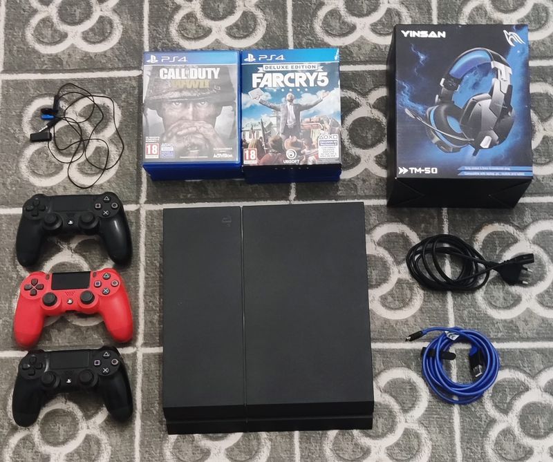 Pack PS4 1TB + 3 Mandos + 3 Juegos