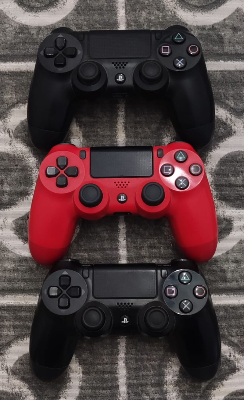 Pack PS4 1TB + 3 Mandos + 3 Juegos afbeelding 4
