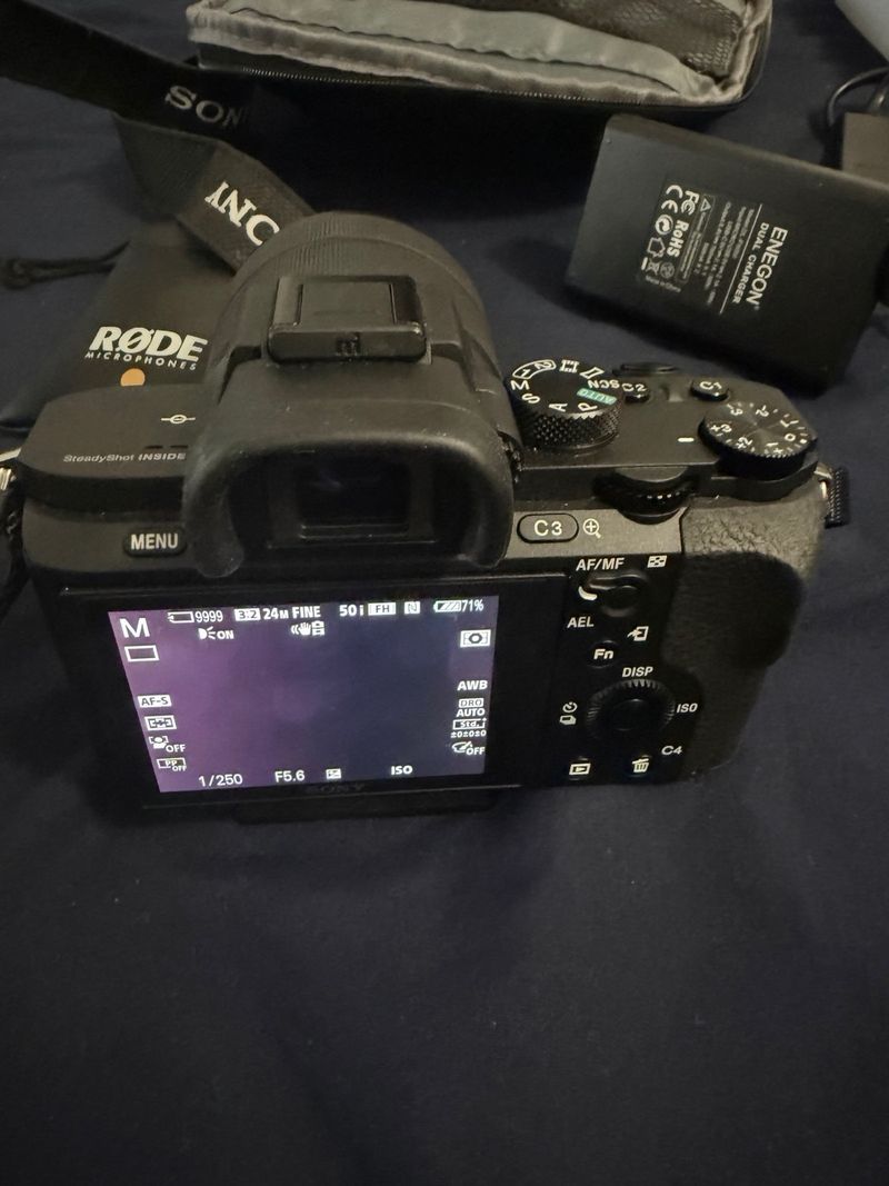 Sony Alpha II Cámara + Lentes + Micrófonos afbeelding 4