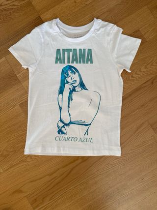 Camiseta Aitana con dibujo y firma