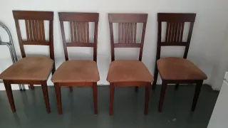 Juego de 4 sillas de comedor madera y tela