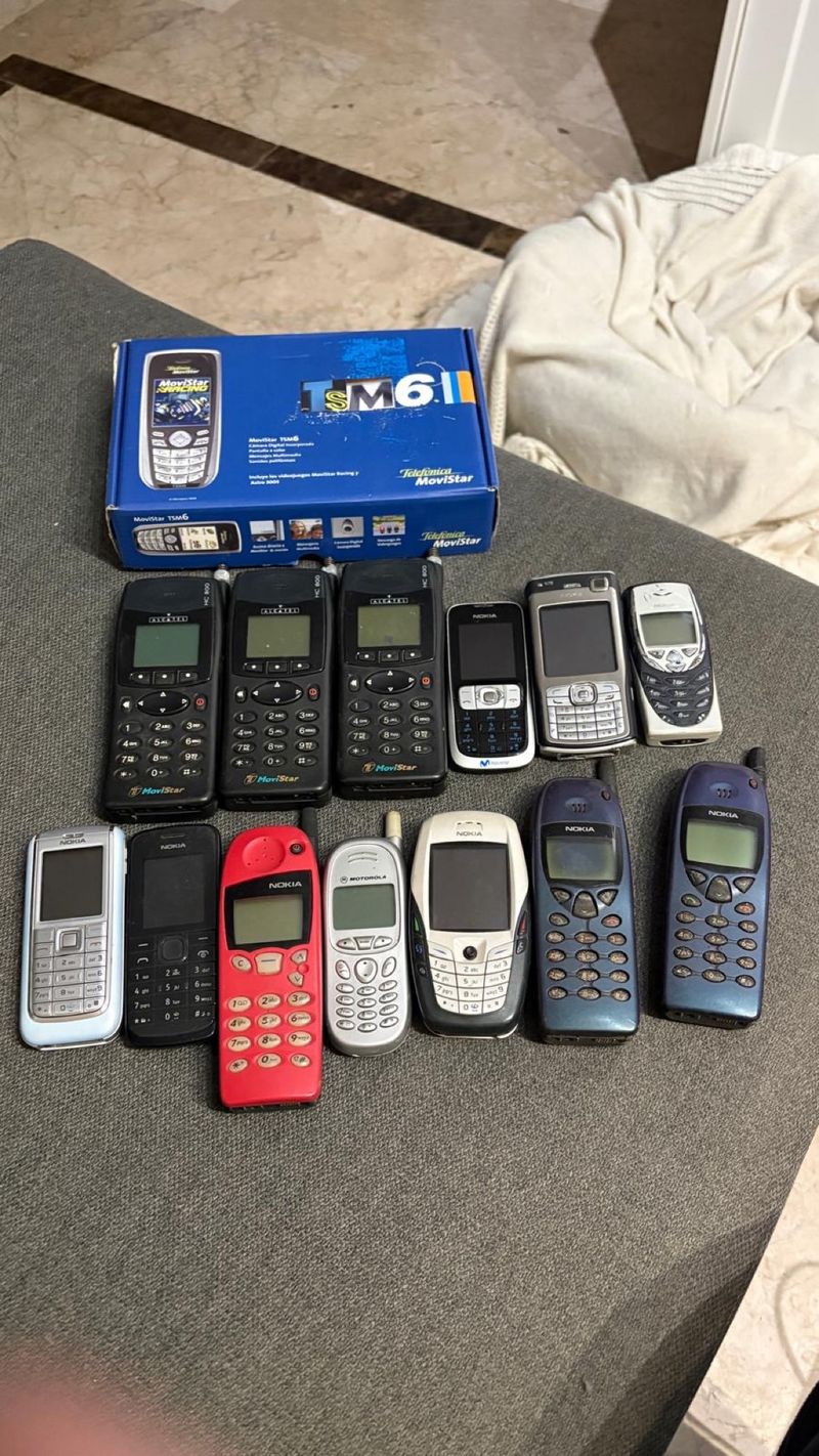 Lote de teléfonos Nokia y otras marcas
