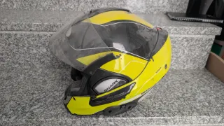 Casco Shark Modular Blanco y Amarillo