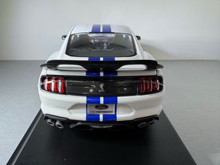 1:18 Ford Mustang Shelby GT500