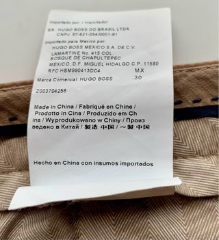 Pantalón caballero. Hugo Boss. Talla L. Marrón